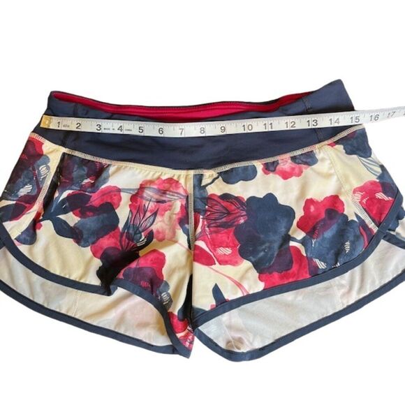 Lululemon Run: Speed Short 4way Stretch Inky Floral Ghost Inkwell Bumble Berry 6 - Picture 6 of 14